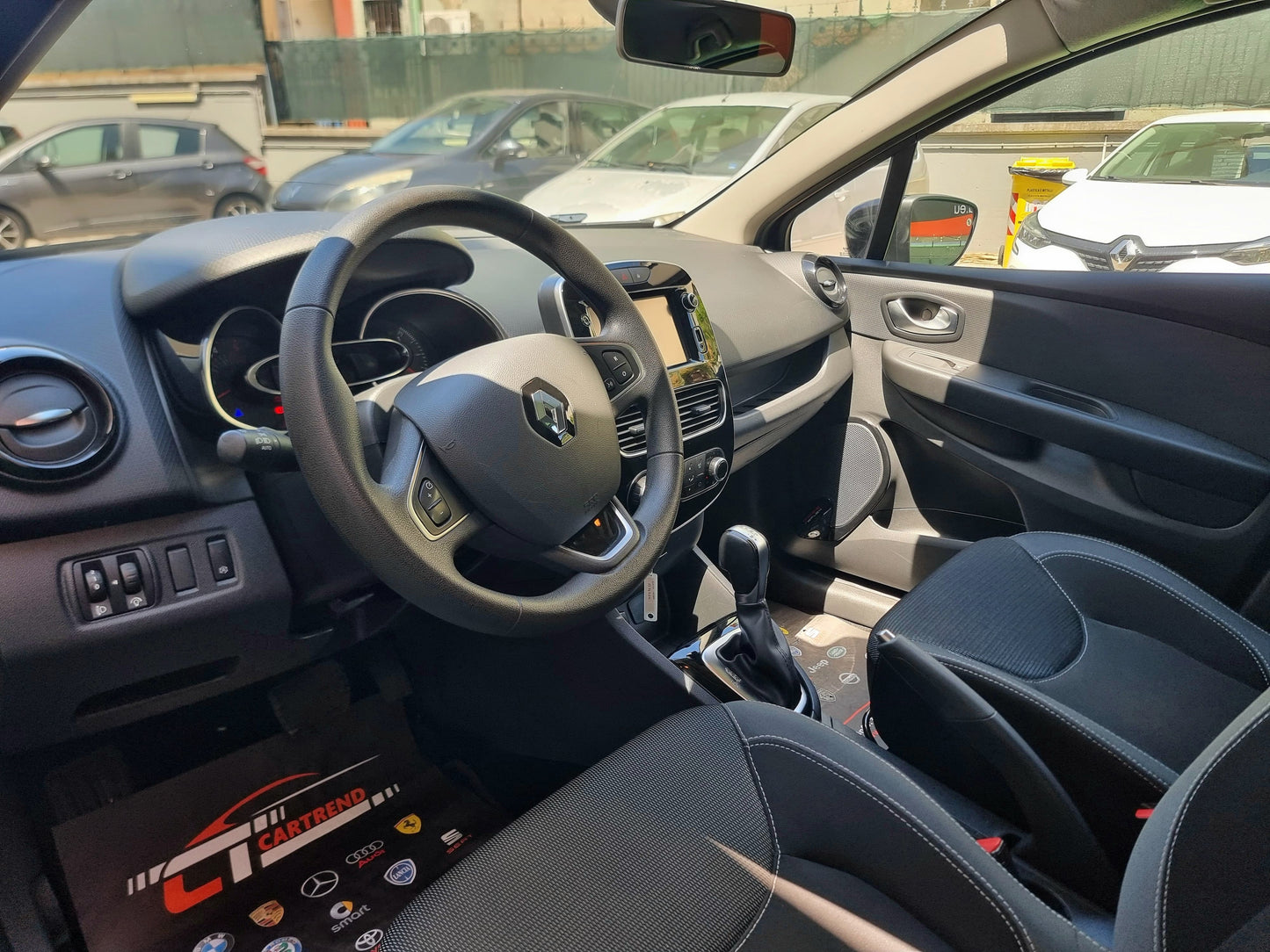 Renault Clio dci 8v 90CV EDC Energy Intens