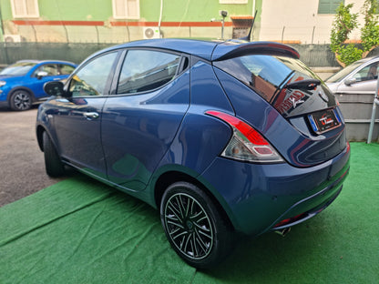 Lancia Ypsilon 1.0 FireFly 5 porte S&S Hybryd Gold