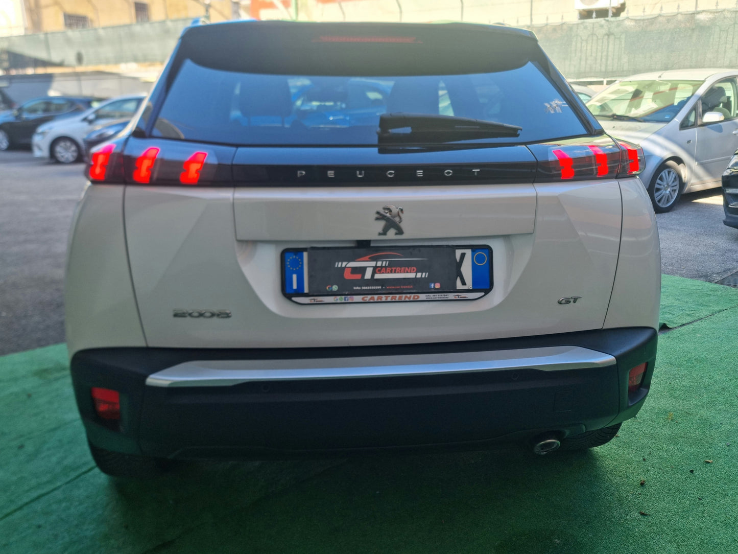 Peugeot 2008 BlueHDi 130 S&S EAT8 GT