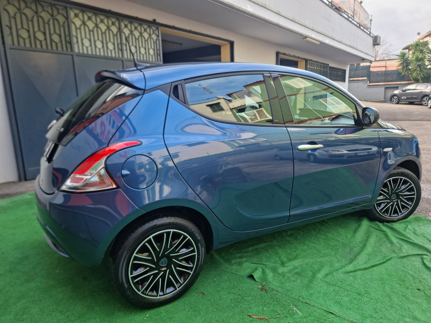 Lancia Ypsilon 1.0 FireFly 5 porte S&S Hybryd Gold