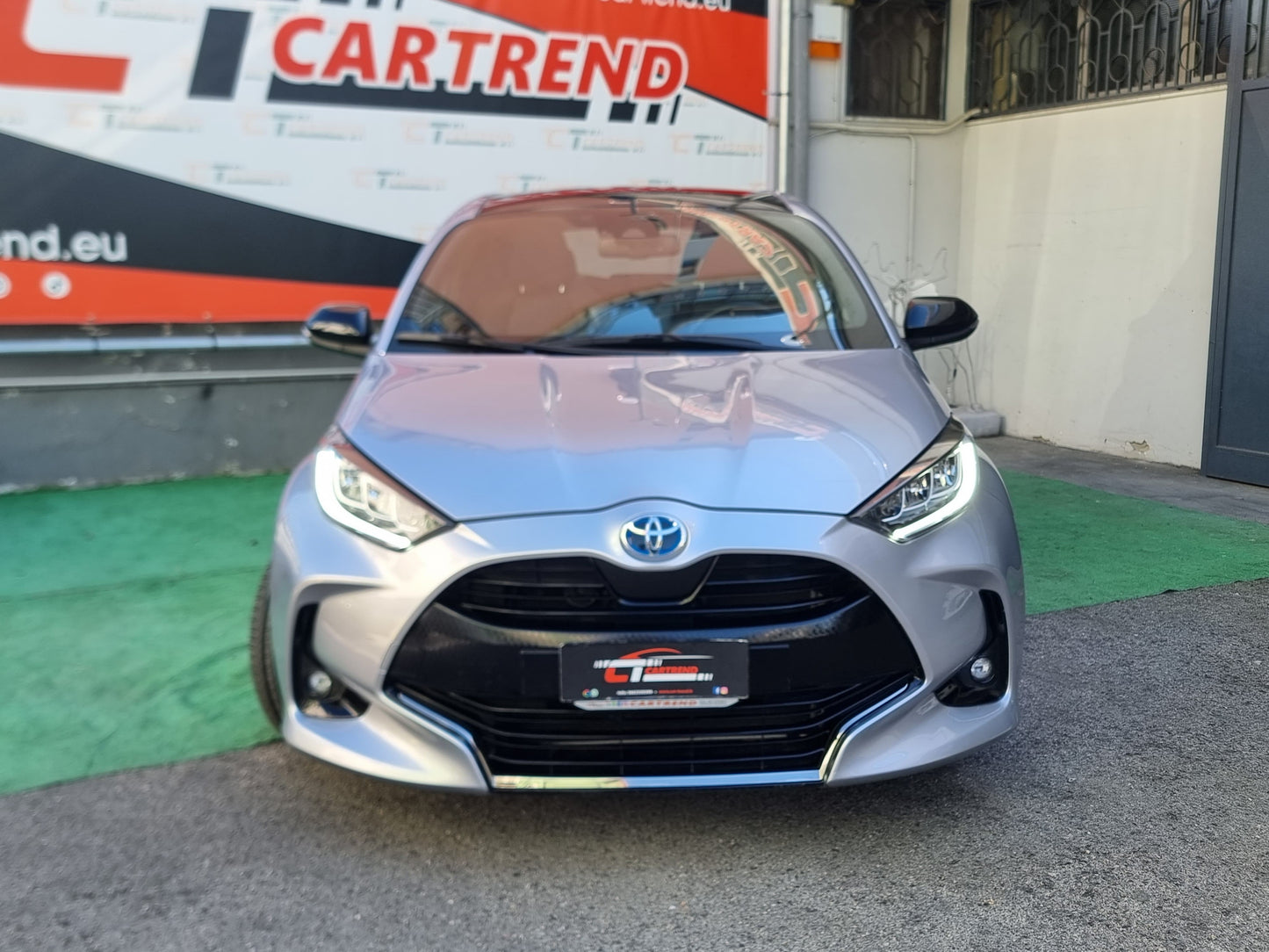 Toyota Yaris 1.5 Hybrid Lounge con Tetto