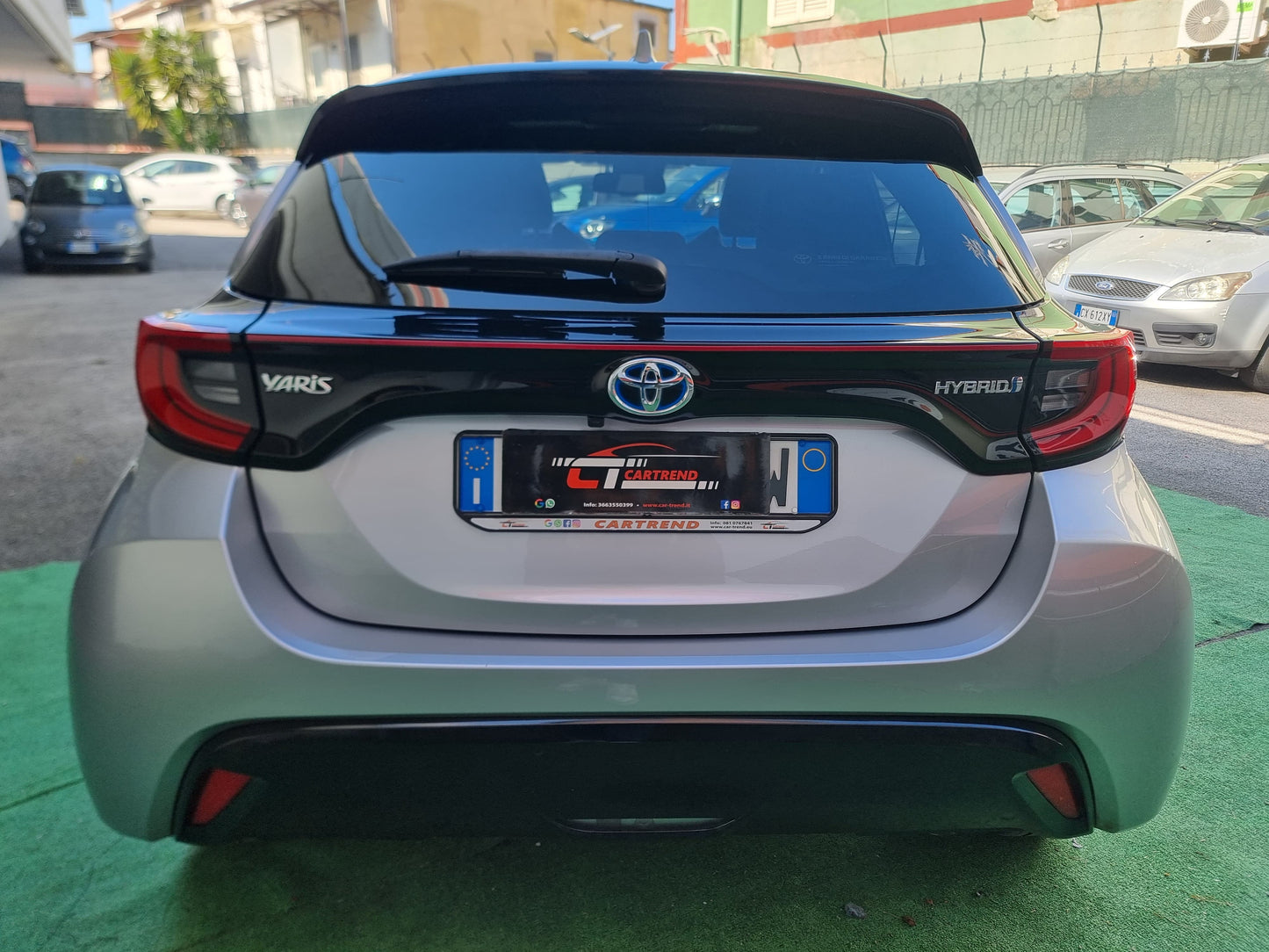 Toyota Yaris 1.5 Hybrid Lounge con Tetto